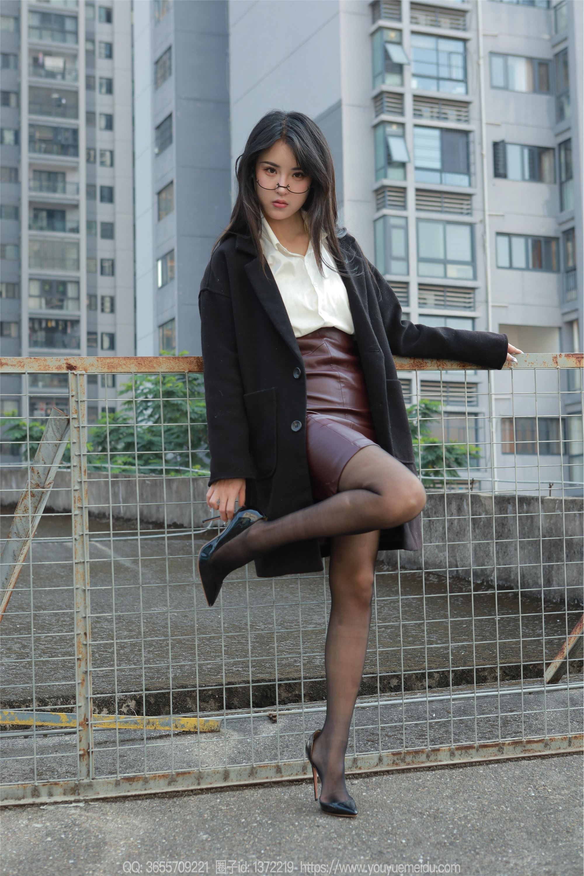 IESS异思趣向  2024.12.22 丝享家 1930 小宝《眼镜美女》